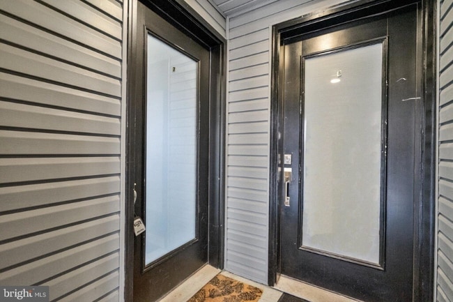 Building Photo - 1647 E Eyre St