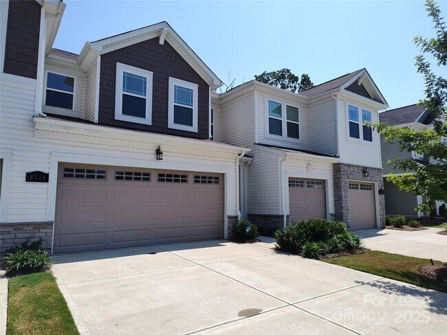 Foto del edificio - 8114 Overmeadow Ln