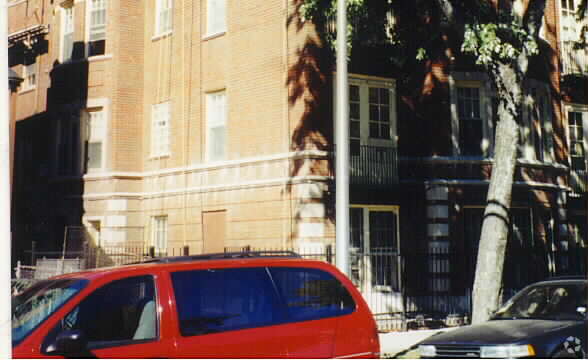Foto del edificio - 4930-4934 N Winthrop Ave