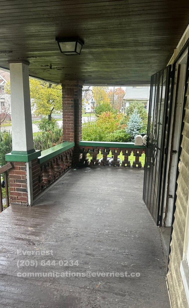 Building Photo - 3046 E 130th St