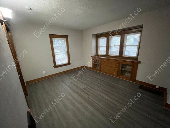 Foto del edificio - 3722 Revere Dr