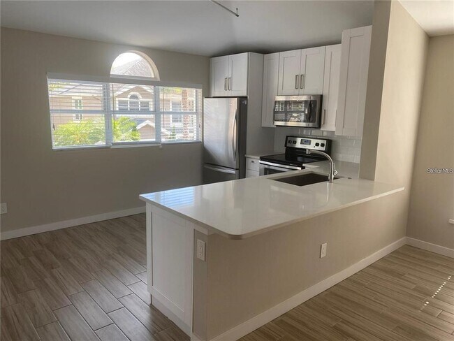 Foto del edificio - 4811 Bayshore Blvd