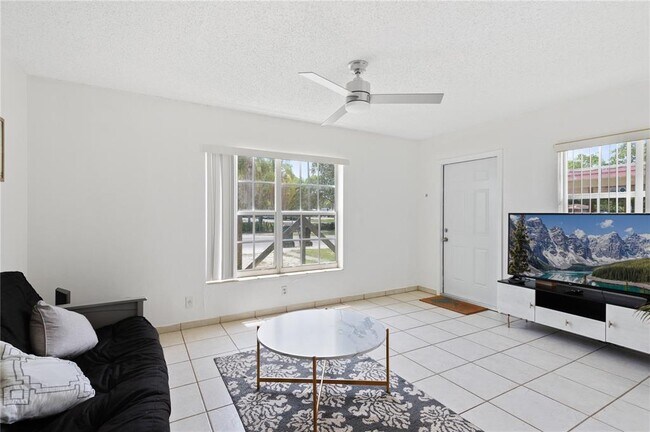 Foto del edificio - 1230 NW 7th Ter