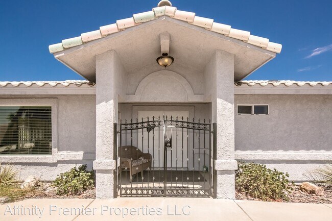 Building Photo - 1661 Chandler Dr