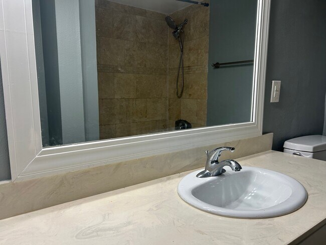 Foto del edificio - 359 N Post Oak Ln