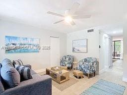 Foto del edificio - 350 Grapetree Dr