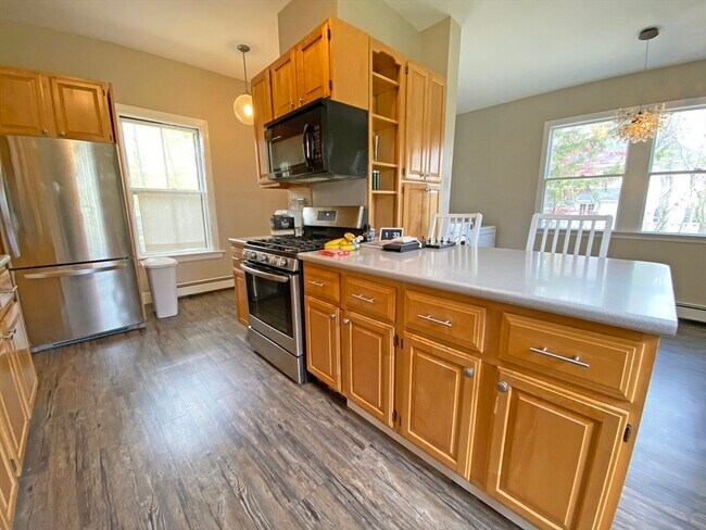 Building Photo - 263 Auburndale Ave