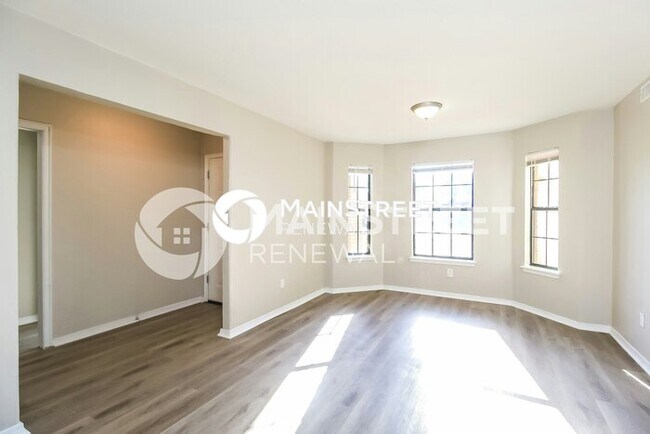 Building Photo - 3 Bedroom Pet-Friendly Home in Yukon, OK w...