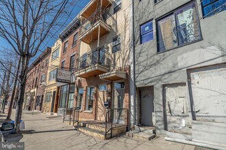 Building Photo - 329 W Girard Ave