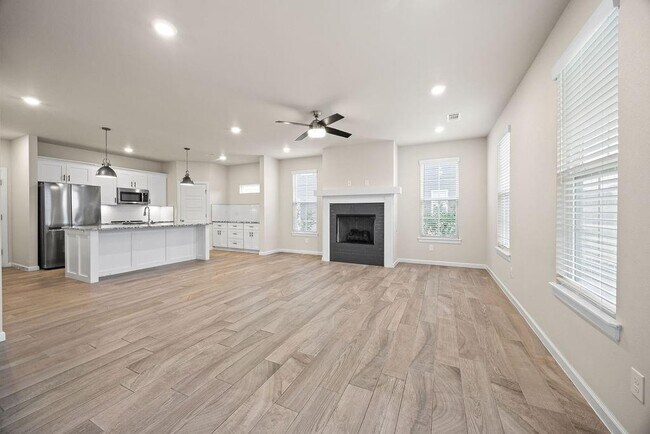 Foto del edificio - 1721 W Whitney Ln