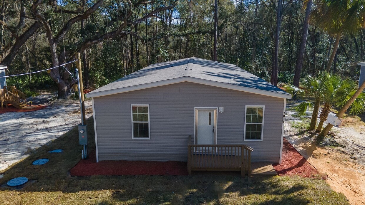 3/2 Walk the beautiful trail behind the h... - 3/2  Walk the beautiful trail behind the h...