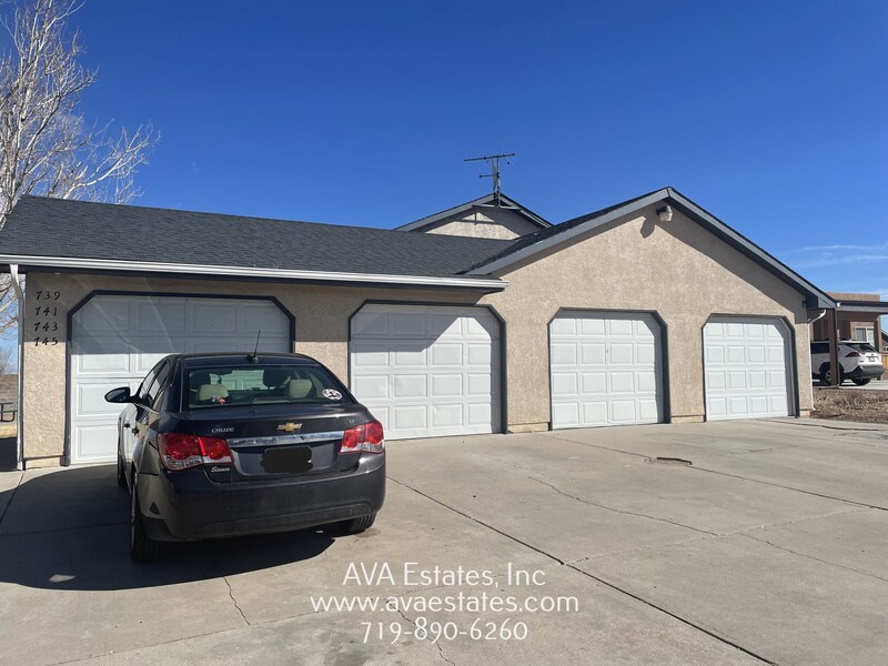 741 E Laporte Dr, Pueblo, CO 81007 Condo for Rent in Pueblo, CO