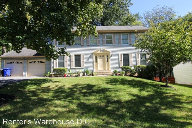 Building Photo - 5 br, 3.5 bath House - 13705 Hobart Dr