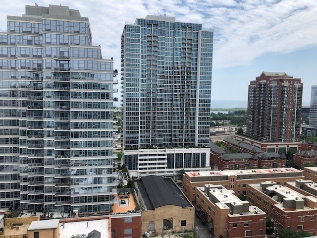 Foto del edificio - 1600 S Indiana Ave