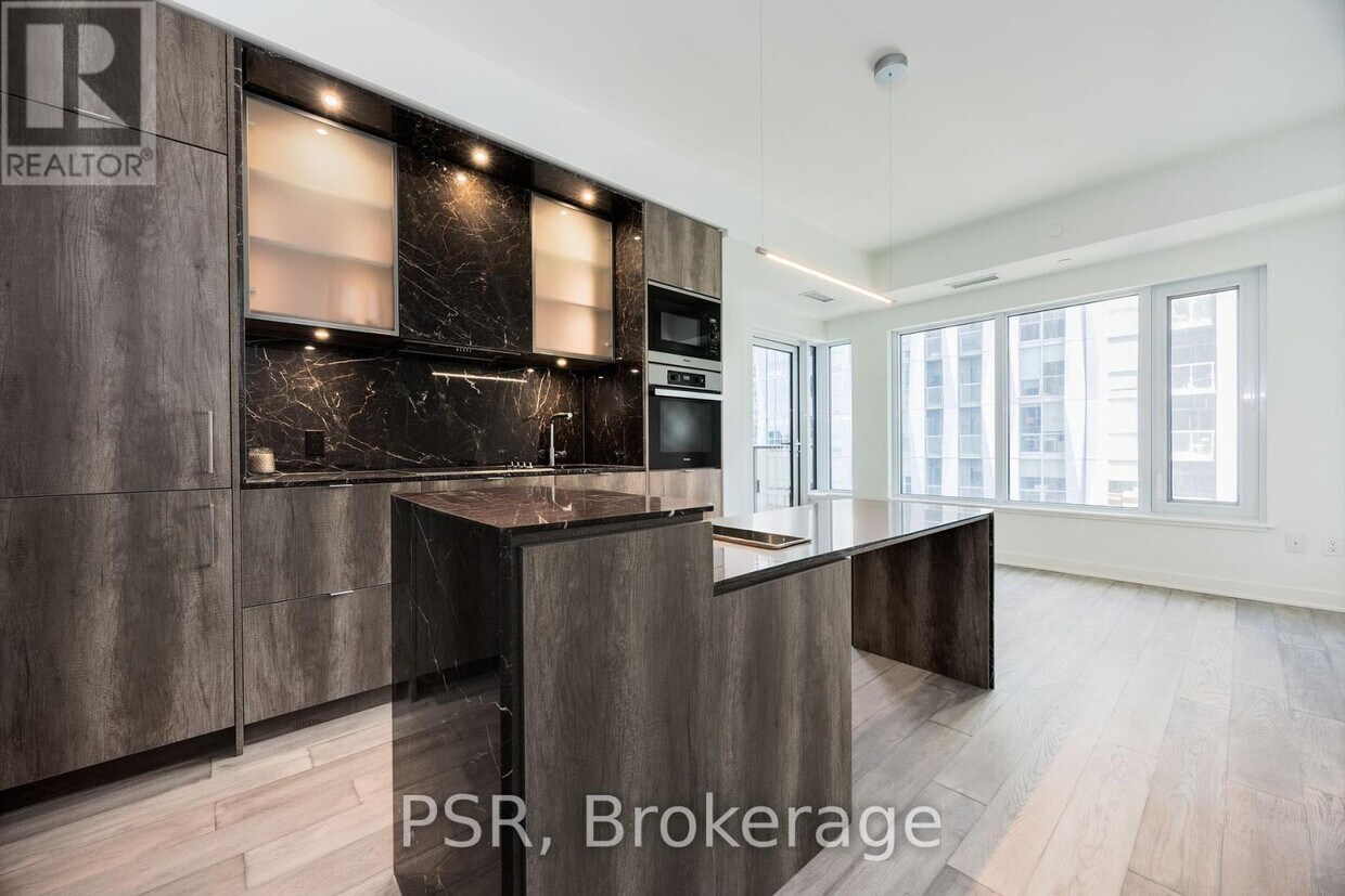 Photo principale - 11-2711 Yorkville Ave