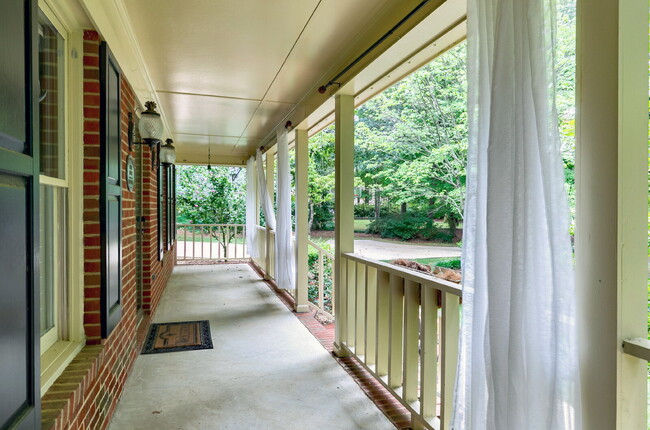 Building Photo - 6208 Bent Fork Cir