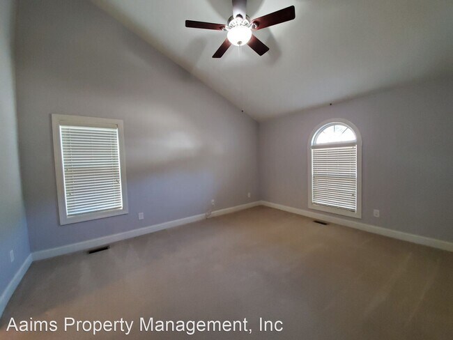 Building Photo - 4 br, 2.5 bath House - 75 Grayson Place