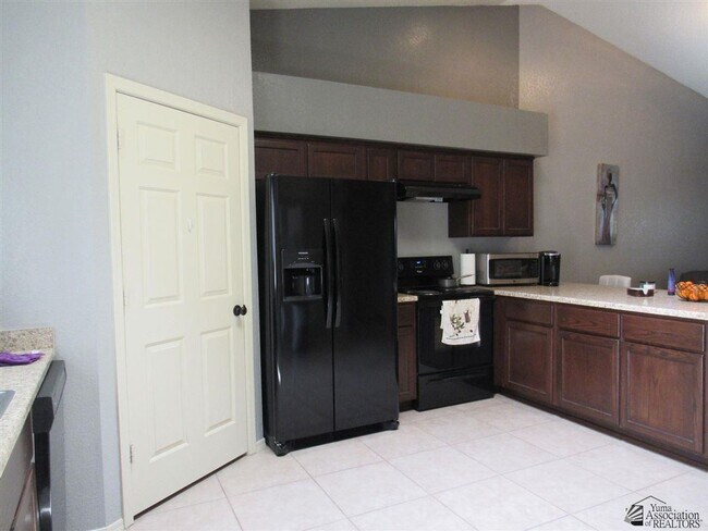 Foto del edificio - 2 Bedroom/2bathroom Townhome off of 9E