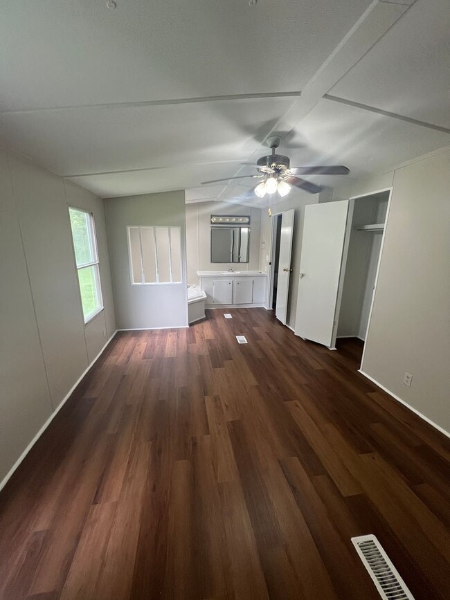 Building Photo - 3 Bedroom, 2 Bath Home (WAXHAW, NC)