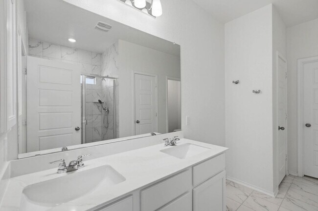 Building Photo - 4605 Colmar Dr