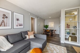 Building Photo - Urban Palms Apartment Homes