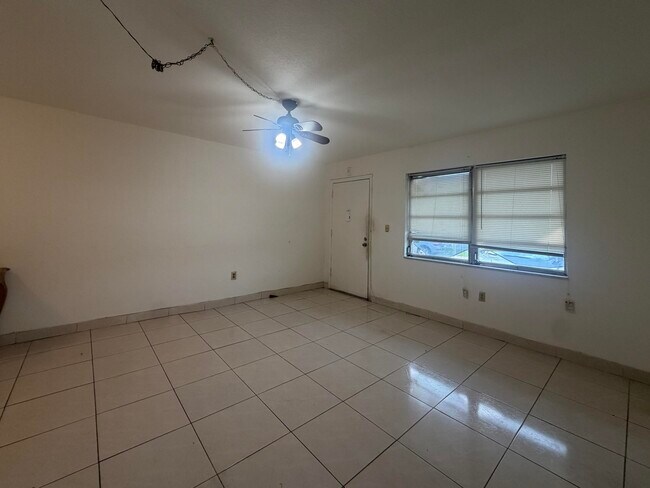 Foto del edificio - 20210 NE 2nd Ave
