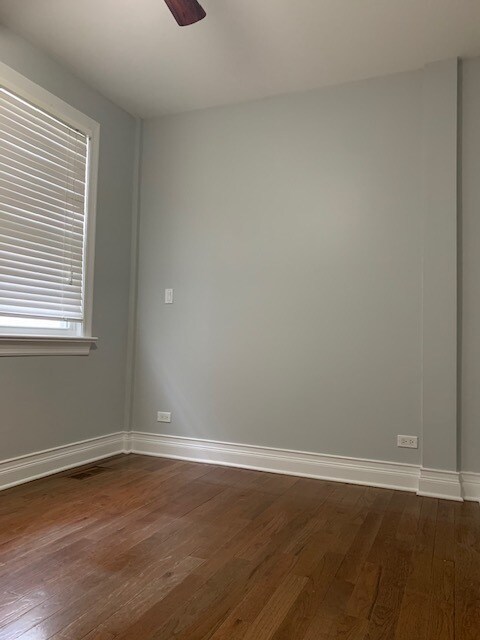 Foto del edificio - 5465 N Parkside Ave