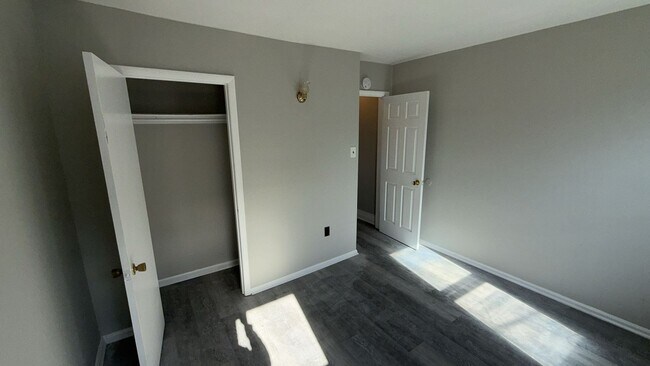 Building Photo - 3 Bedroom Row House Ready For You To Make Your New Home Soon! www.prospectpmm.com