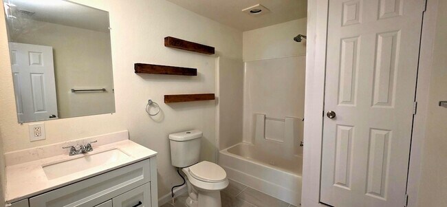 Foto del edificio - 4302 Roberts St