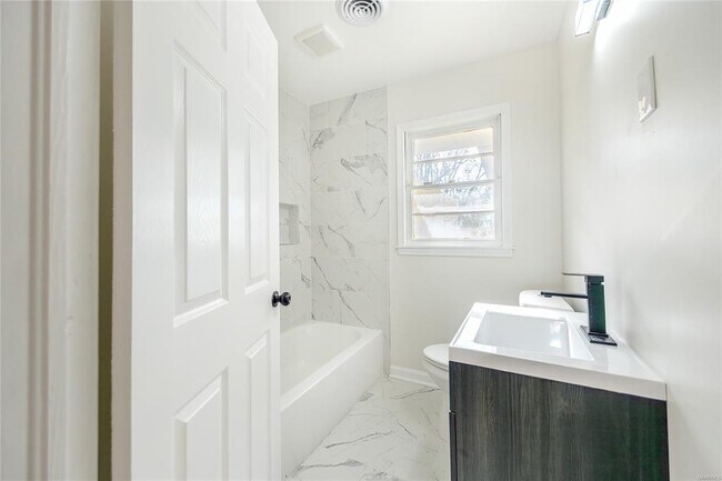 Foto del edificio - 3979 Thomas Ave