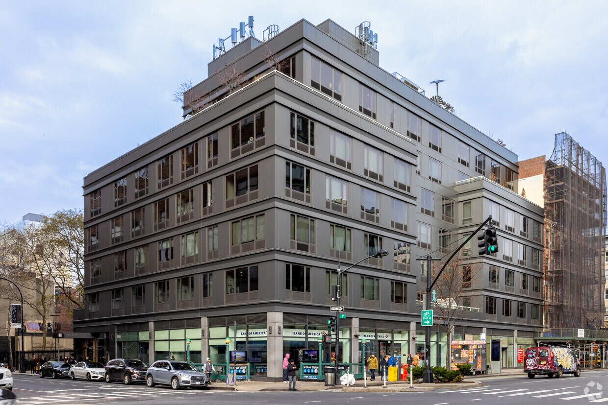 Primary Photo - 127-131 8th Ave