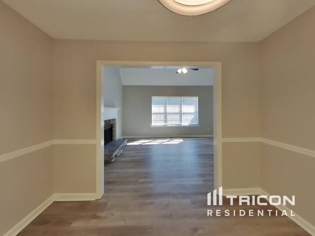 Building Photo - 2144 Shadygrove Walk