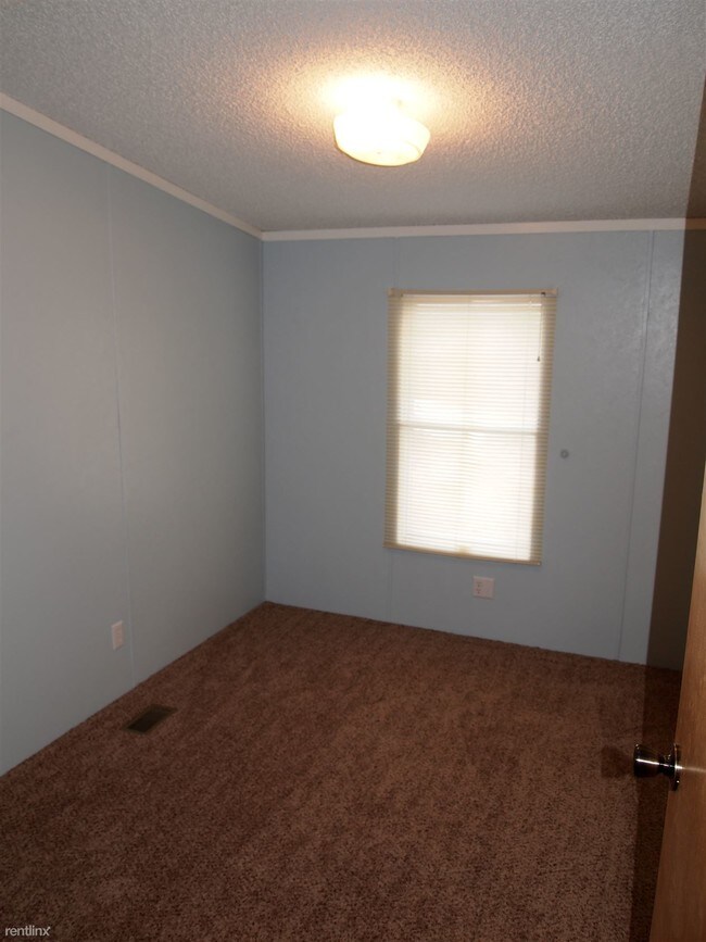 Building Photo - 11655 Rowe Rd