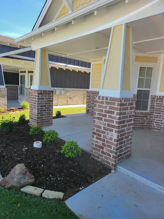 Primary Photo - $1000 OFF 1ST MONTH RENT