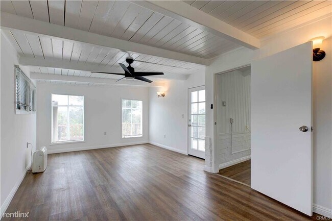 Foto del edificio - 1 br, 1 bath House - 9873 1/2 Mcbroom Street