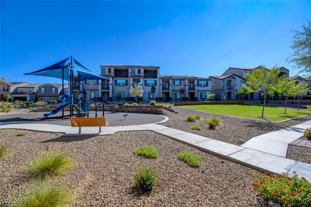 Foto del edificio - 664 Anemone Ln