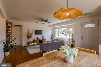 Building Photo - 3104 Gumwood Dr
