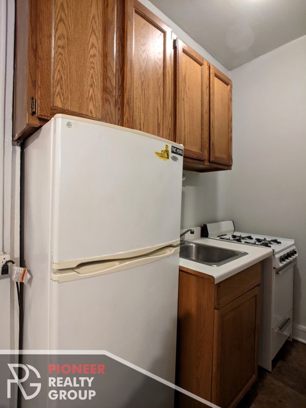 Building Photo - 2827 N Burling St