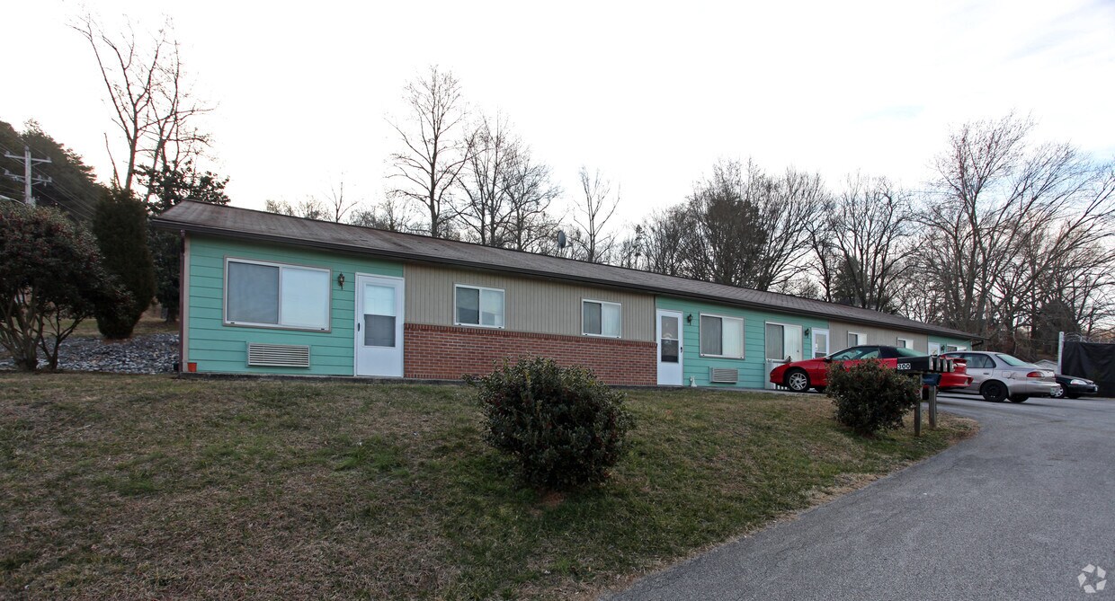 300 Spring St, Kingston, TN 37763 Apartments in Kingston, TN