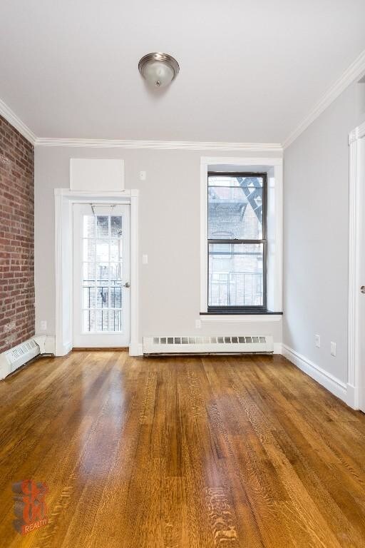 Primary Photo - 219 E 28th St