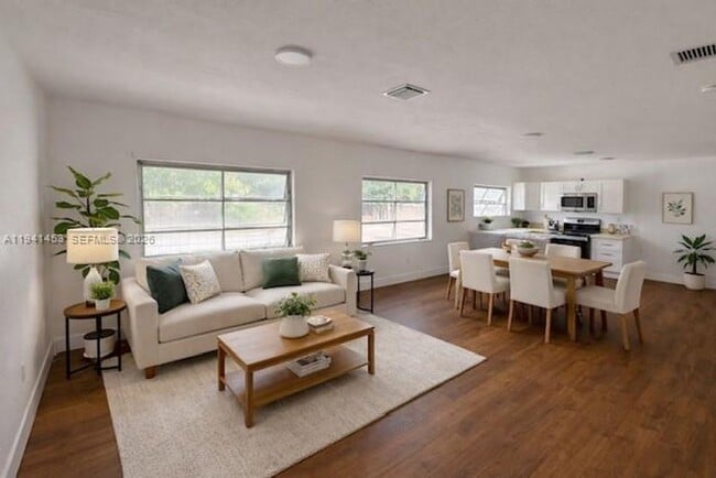 Foto del edificio - 6875 NW 4th Ave