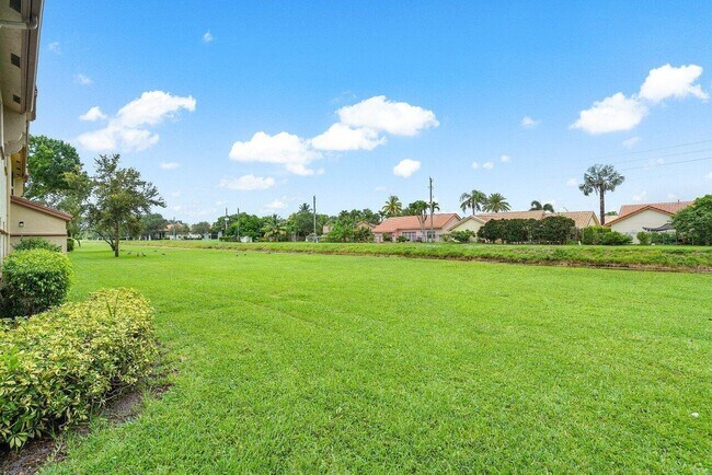 Building Photo - 5251 Europa Dr