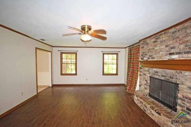 Building Photo - 2810 Roanoke Ln
