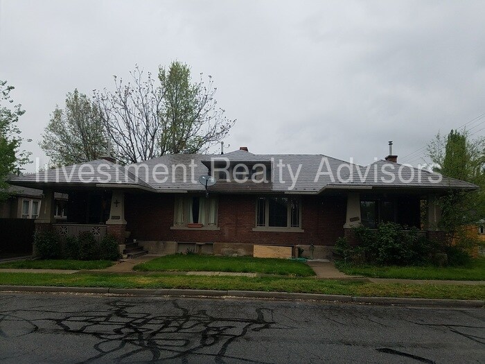 Primary Photo - 283 E Edith Ave