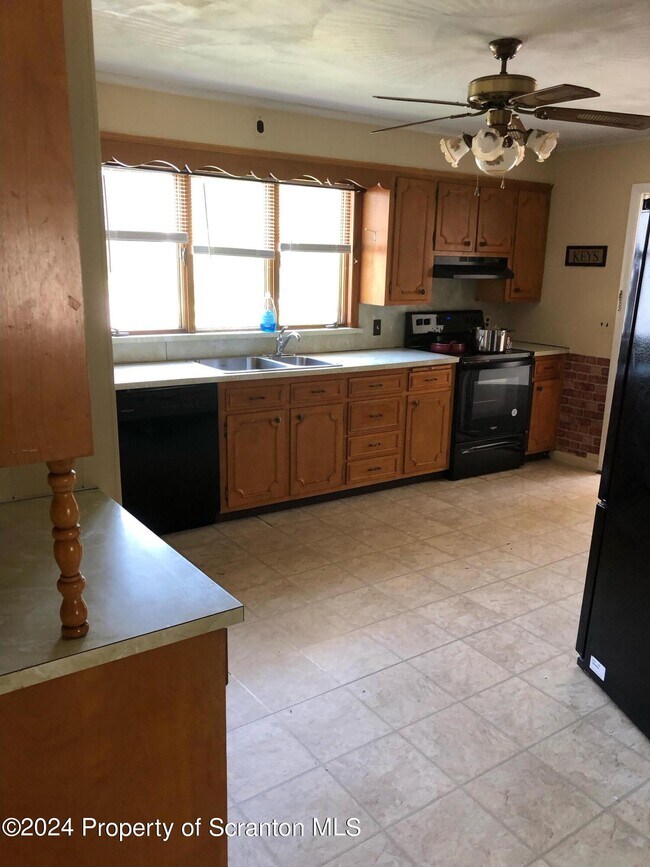 Building Photo - 728 Gino Merli Dr