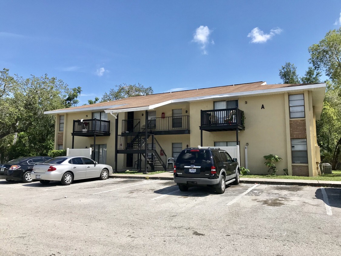 Building Photo - Columbia Oaks Apartments
