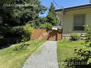 Building Photo - 2248 Gladwin Rd