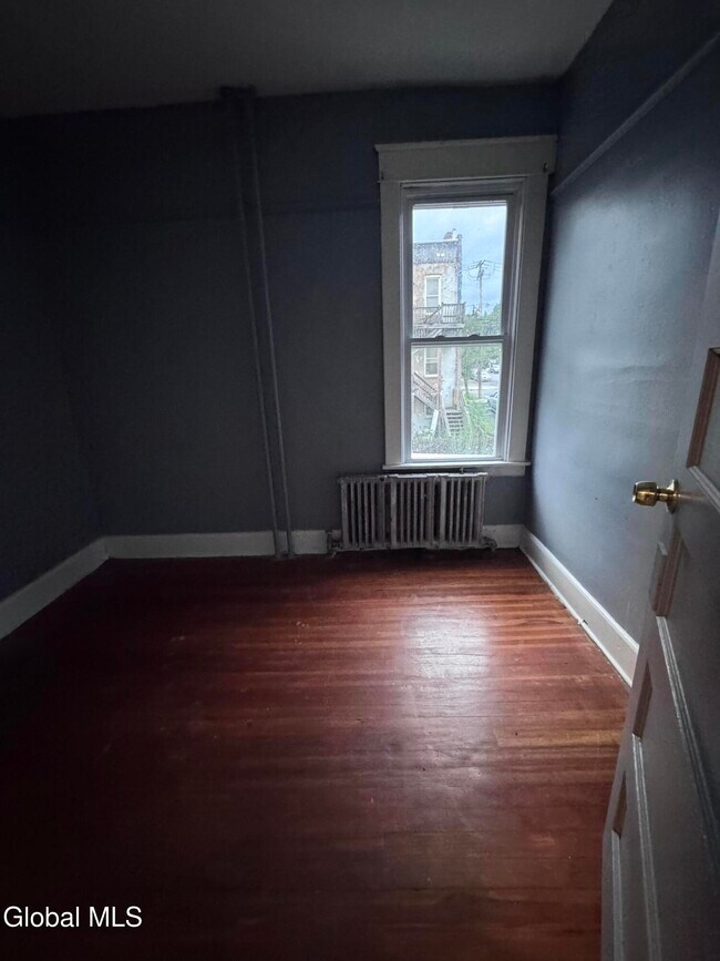 Building Photo - 254 Sheridan Ave