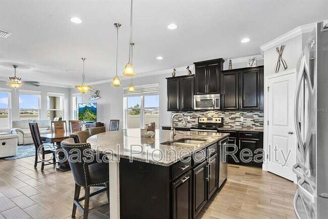 Foto del edificio - 19421 Long Lake Ranch Blvd