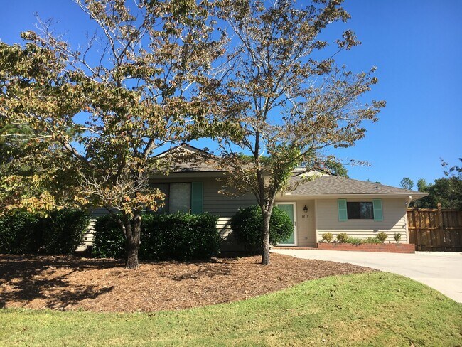 Foto del edificio - Eastwood Village minutes to Wrightsville B...